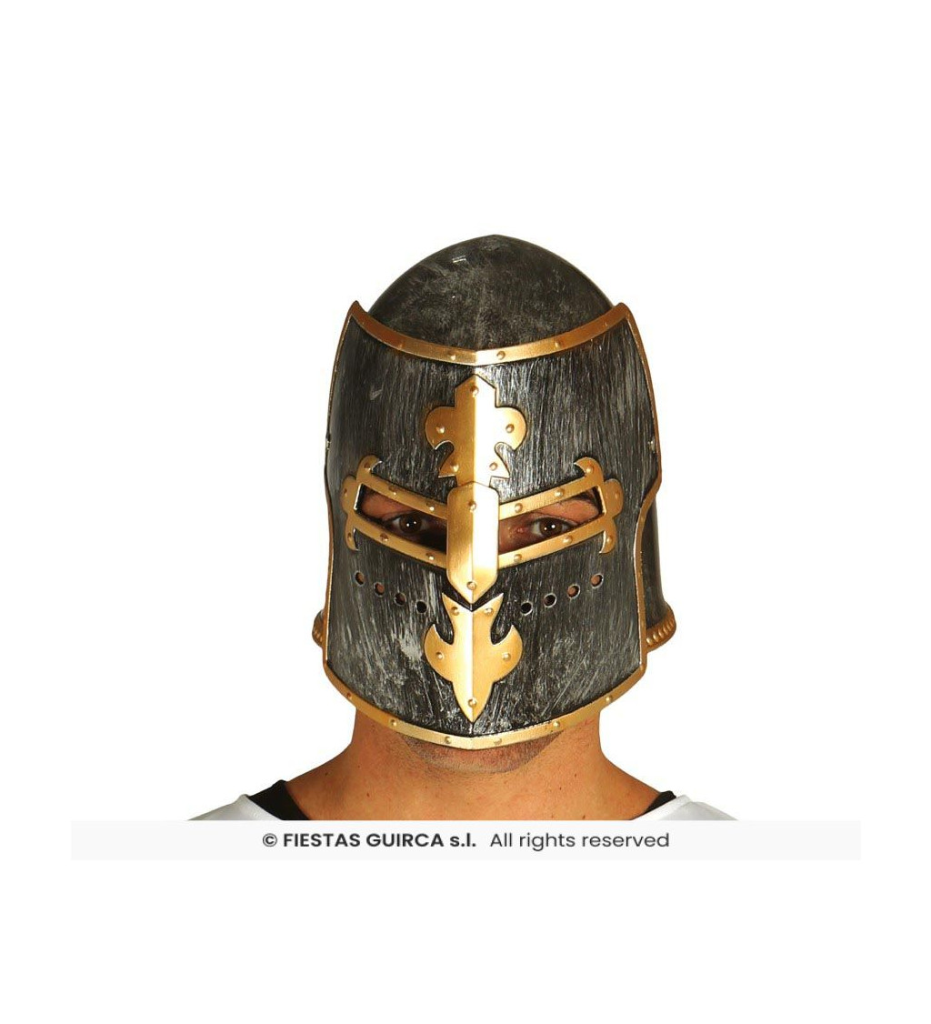 Középkori lovagi sisak